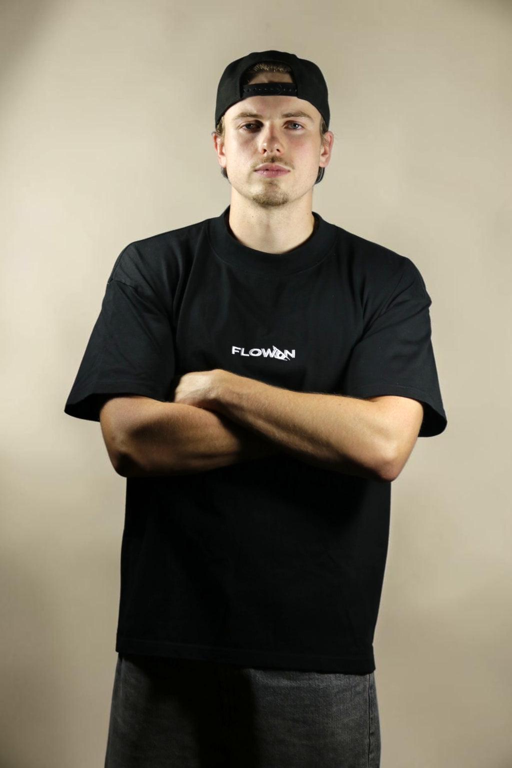 T-shirt oversize noir - "Beyond Limits"