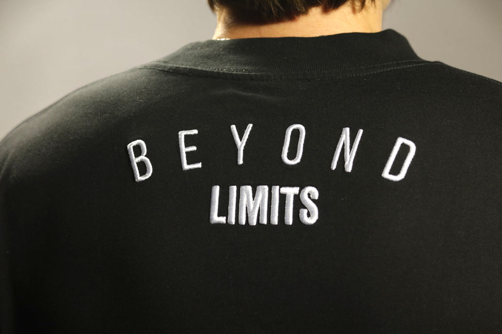 T-shirt oversize noir - "Beyond Limits"